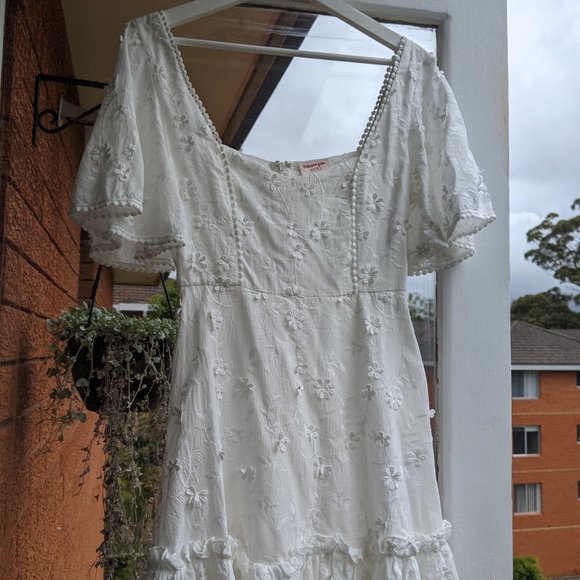 Showpo - Fancy A Spritz Square Neck Mini Dress In White Embroidery/ AU Size 8 - Picture 3 of 6